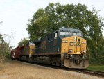 CSX 5237 leads train Q491 southbound